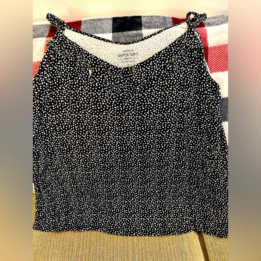 Torrid Super Soft Black and White PolkaDot Tank. Size 5. Great Condition.